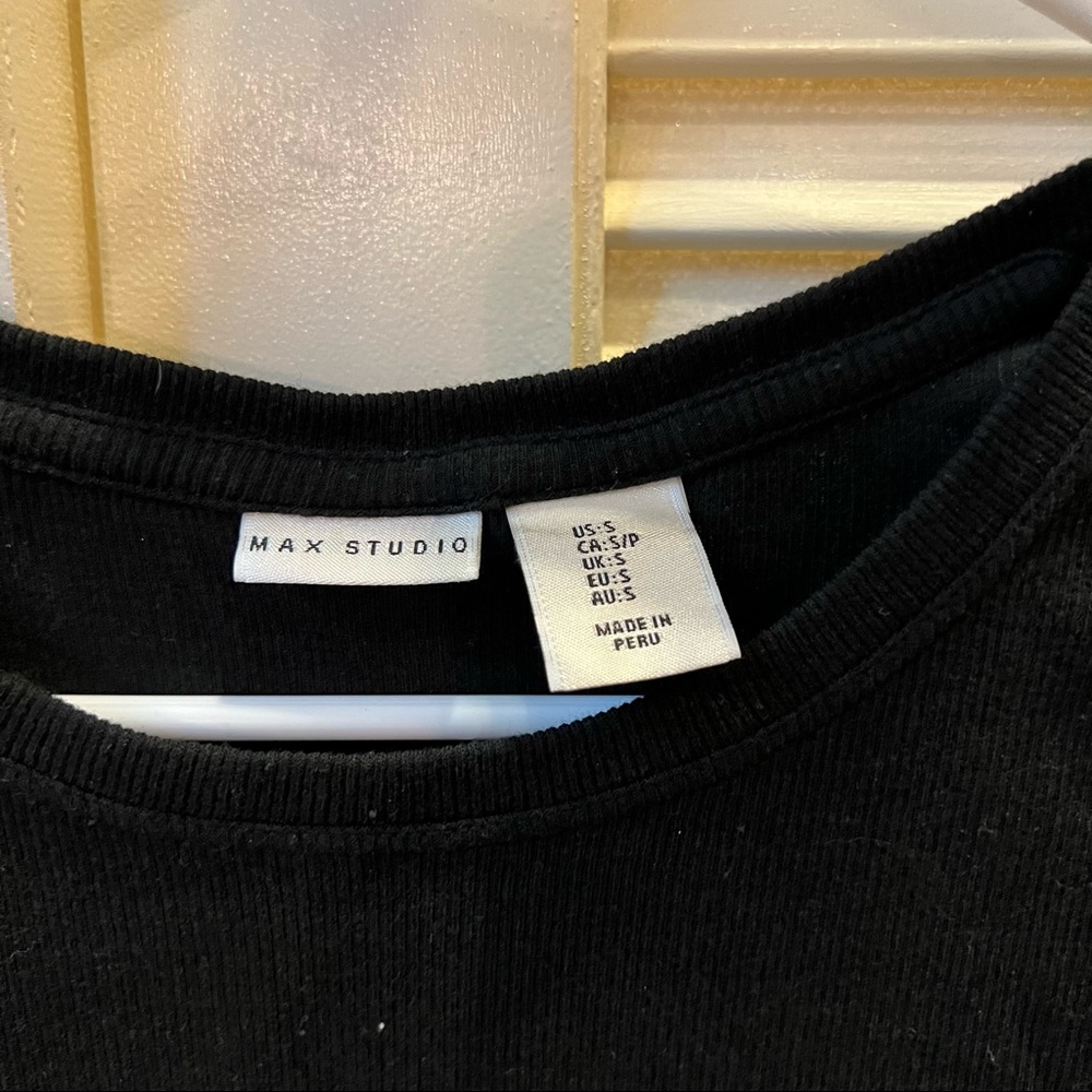 Basic Black Ribbed Tee - Picture 2 of 2